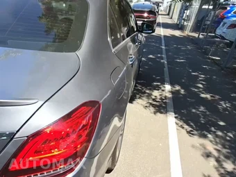 2019 Mercedes-Benz C 300 Sedan - miniatura 4