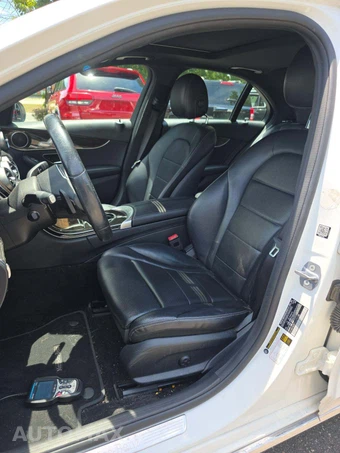 2019 Mercedes-Benz C 300 Sedan – miniatura 6
