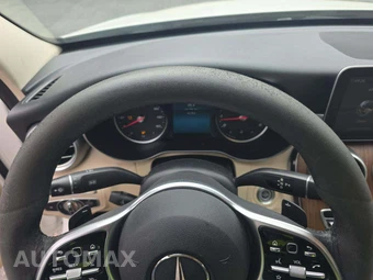 2019 Mercedes-Benz C 300 Sedan – miniatura 18