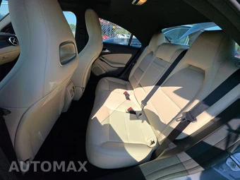 2019 Mercedes-Benz CLA 250 4MATIC – miniatura 13