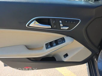 2019 Mercedes-Benz CLA 250 4MATIC – miniatura 9