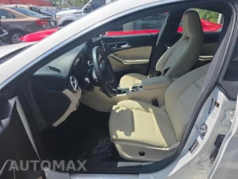 2019 Mercedes-Benz CLA 250 – miniatura 13
