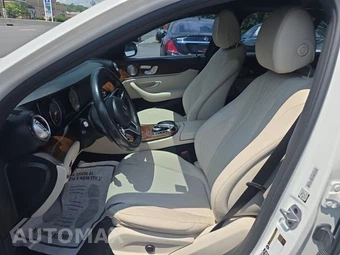 2019 Mercedes-Benz E 300 4MATIC Sedan – miniatura 13