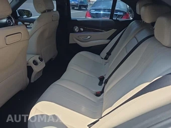 2019 Mercedes-Benz E 300 4MATIC Sedan – miniatura 16