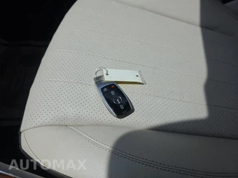 2019 Mercedes-Benz E 300 4MATIC Sedan – miniatura 24