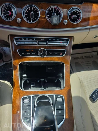 2019 Mercedes-Benz E 300 4MATIC Sedan – miniatura 27