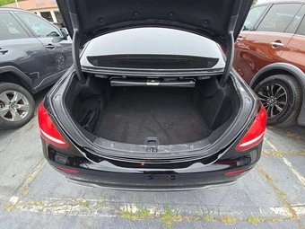 2019 Mercedes-Benz E 300 4MATIC Sedan - miniatura 14