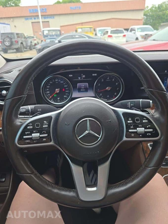2019 Mercedes-Benz E 300 4MATIC Sedan - miniatura 21