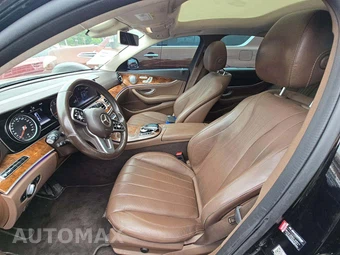 2019 Mercedes-Benz E 300 4MATIC Sedan - miniatura 6