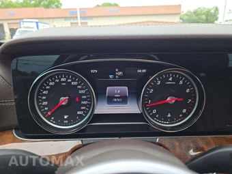 2019 Mercedes-Benz E 300 4MATIC Sedan - miniatura 9