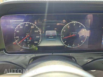 2019 Mercedes-Benz E 300 4MATIC Sedan – miniatura 10