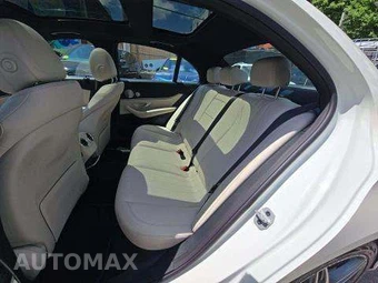 2019 Mercedes-Benz E 300 4MATIC Sedan – miniatura 14
