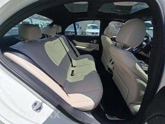 2019 Mercedes-Benz E 300 4MATIC Sedan – miniatura 17