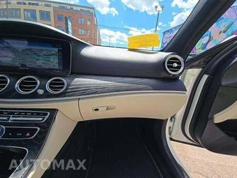 2019 Mercedes-Benz E 300 4MATIC Sedan – miniatura 20