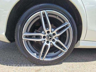 2019 Mercedes-Benz E 300 4MATIC Sedan – miniatura 26