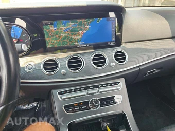 2019 Mercedes-Benz E 300 4MATIC Sedan – miniatura 10