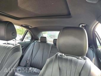 2019 Mercedes-Benz E 300 4MATIC Sedan – miniatura 11