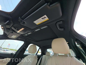 2019 Mercedes-Benz E 300 Sedan – miniatura 11