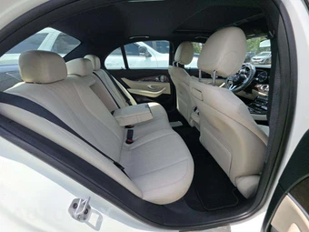 2019 Mercedes-Benz E 300 Sedan – miniatura 16