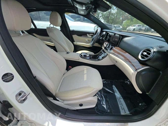 2019 Mercedes-Benz E 300 Sedan – miniatura 18