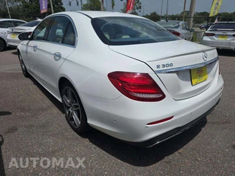 2019 Mercedes-Benz E 300 Sedan – miniatura 2