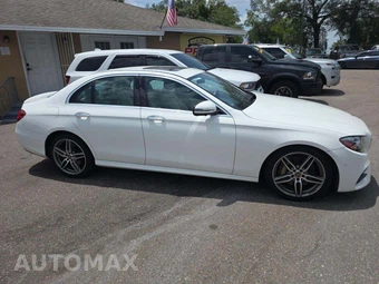 2019 Mercedes-Benz E 300 Sedan – miniatura 4
