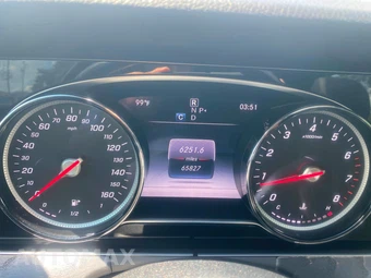 2019 Mercedes-Benz E 300 Sedan - miniatura 13