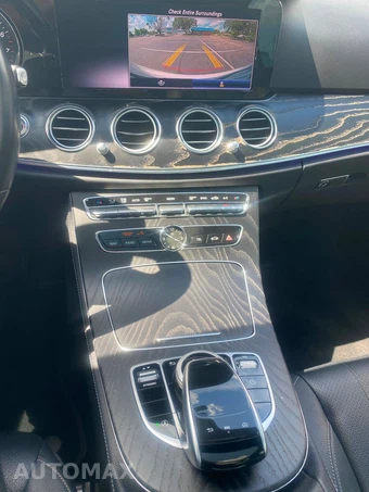 2019 Mercedes-Benz E 300 Sedan - miniatura 16