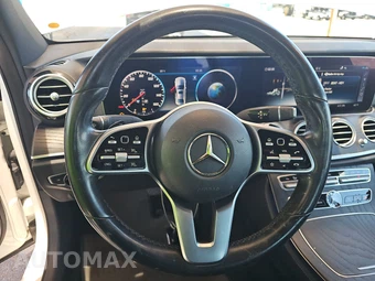 2019 Mercedes-Benz E 300 Sedan – miniatura 10
