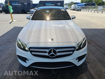 2019 Mercedes-Benz E 300 Sedan – miniatura 2
