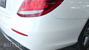 2019 Mercedes-Benz E 300 Sedan – miniatura 23