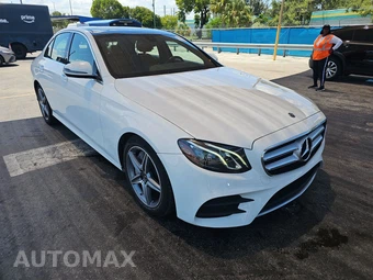 2019 Mercedes-Benz E 300 Sedan – miniatura 3