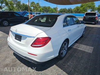 2019 Mercedes-Benz E 300 Sedan – miniatura 4