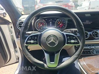 2019 Mercedes-Benz E 300 Sedan - miniatura 10