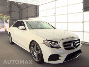 2019 Mercedes-Benz E 300 Sedan - miniatura 3