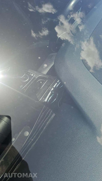 2019 Mercedes-Benz E 300 Sedan - miniatura 21