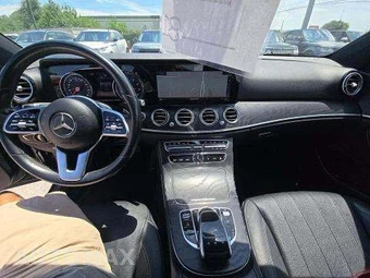 2019 Mercedes-Benz E 300 Sedan - miniatura 10