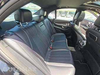 2019 Mercedes-Benz E 300 Sedan - miniatura 16