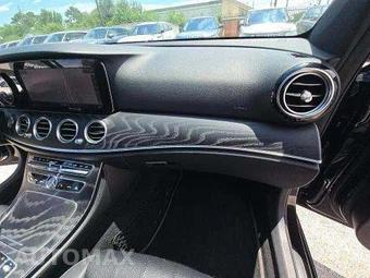2019 Mercedes-Benz E 300 Sedan - miniatura 19