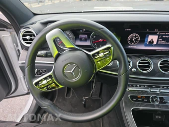 2019 Mercedes-Benz E 300 Sedan - miniatura 10
