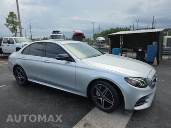 2019 Mercedes-Benz E 300 Sedan - miniatura 3