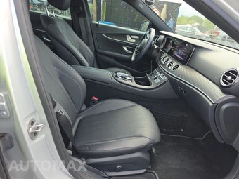 2019 Mercedes-Benz E 300 Sedan - miniatura 8