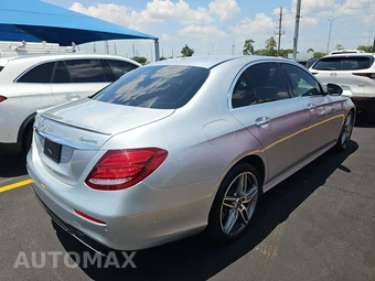 2019 Mercedes-Benz E 450 4MATIC Sedan - miniatura 4