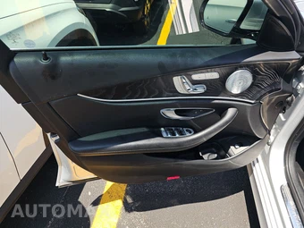 2019 Mercedes-Benz E 450 4MATIC Sedan - miniatura 9