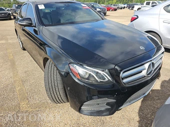 2019 Mercedes-Benz E 450 4MATIC Sedan – miniatura 3