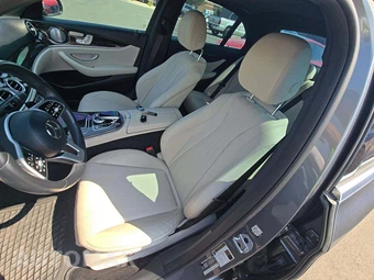 2019 Mercedes-Benz E 450 4MATIC Sedan - miniatura 6