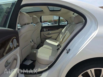 2019 Mercedes-Benz E 450 4MATIC Sedan – miniatura 10