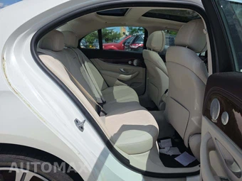2019 Mercedes-Benz E 450 4MATIC Sedan – miniatura 13
