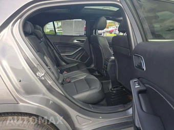 2019 Mercedes-Benz GLA 250 4MATIC – miniatura 13