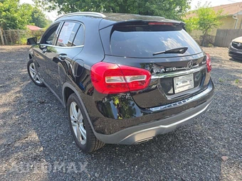 2019 Mercedes-Benz GLA 250 4MATIC - miniatura 2